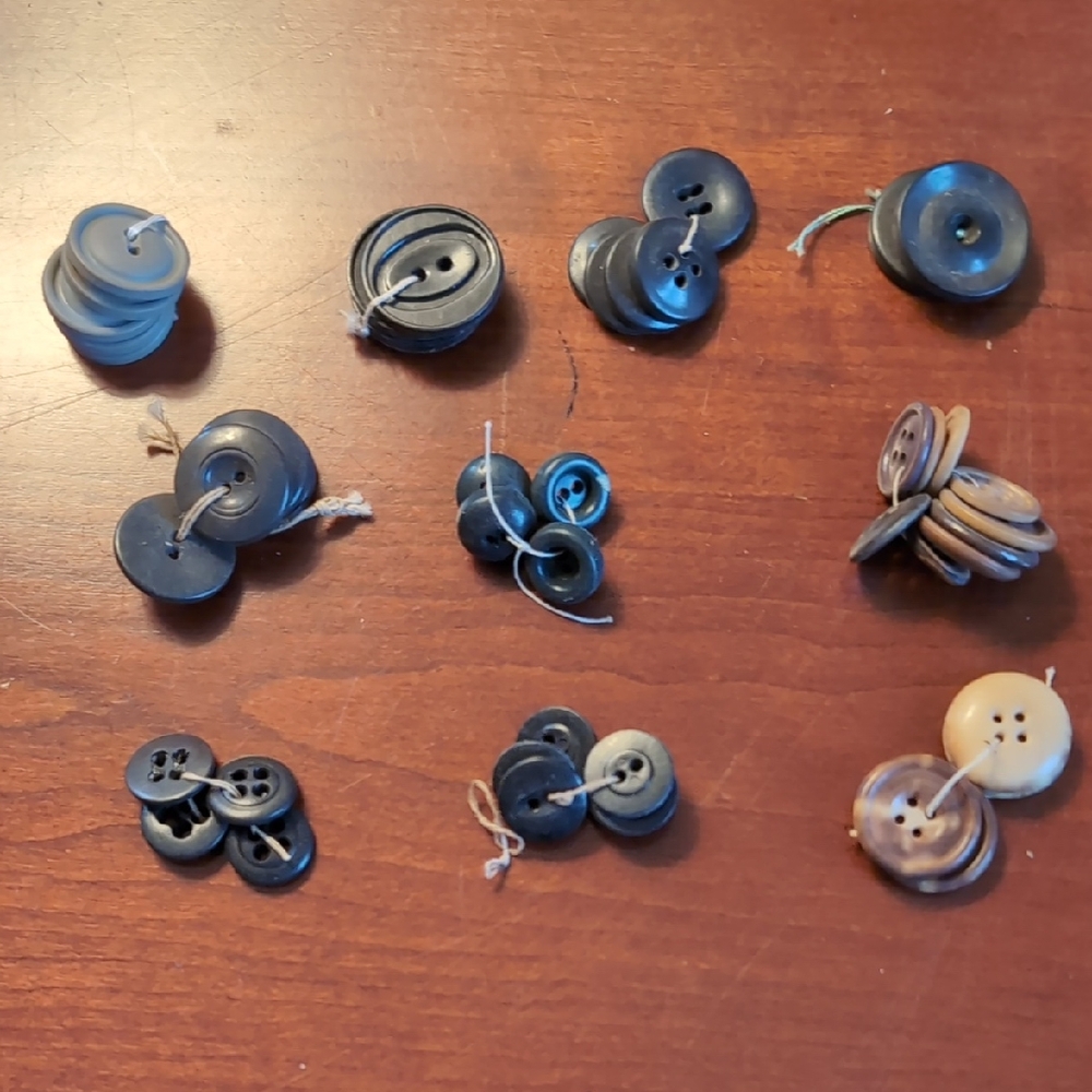 Assorted Brown And Black Buttons